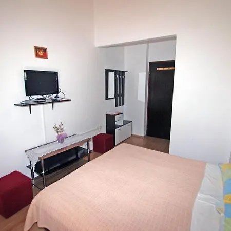 In With Terrace, Air Conditioning, Wifi 3488-6 بيت ضيافة ميدولين