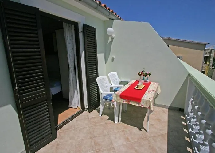 Gostinjska kuća In With Terrace, Air Conditioning, Wifi 3488-6 Medulin