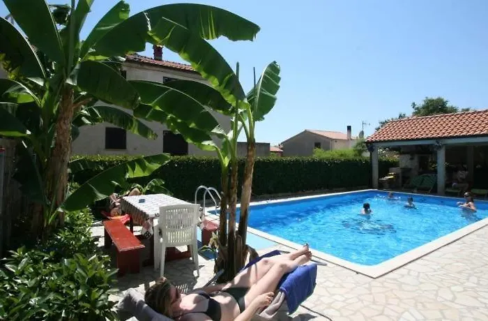 Gostinjska kuća In With Terrace, Air Conditioning, Wifi 3488-6